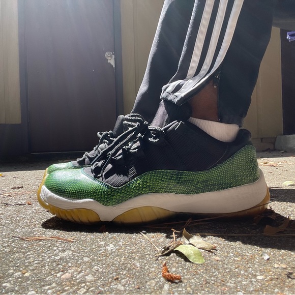 Jordan 11 Retro Low Green Snakeskin
Size 8.5 - Picture 2 of 7
